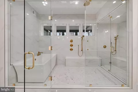 Bath - 725 Lawton St, Mclean, VA 22101 photo 6 of 12
