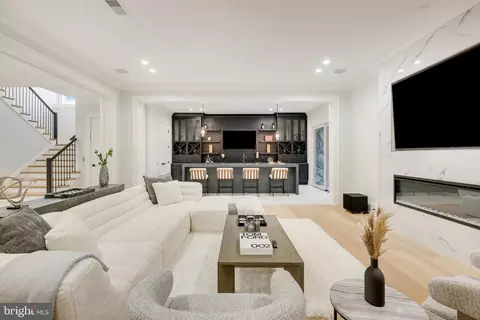 Living - 725 Lawton St, Mclean, VA 22101 photo 4 of 5