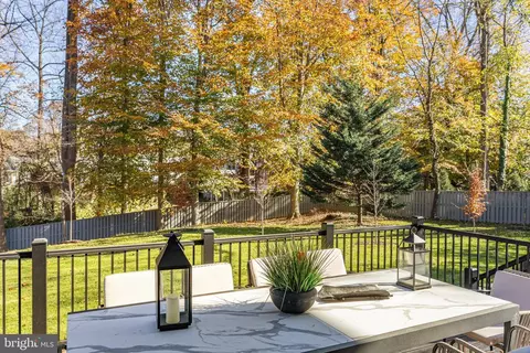 Exterior - 725 Lawton St, Mclean, VA 22101 photo 7 of 20