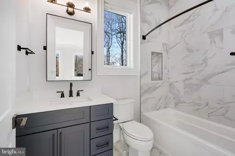 Bath - 725 Lawton St, Mclean, VA 22101 photo 8 of 12