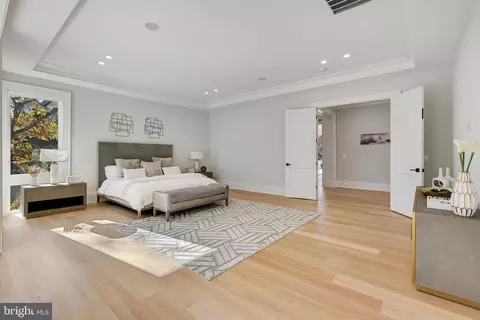 Bedroom - 725 Lawton St, Mclean, VA 22101 photo 4 of 8