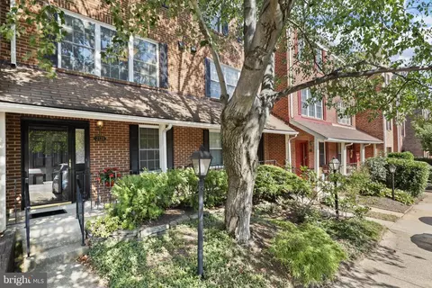 2128 Hutchison Grove Ct, Falls Church, VA 22043