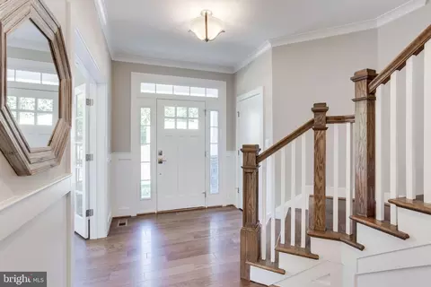 1102 Ware St SW, Vienna, VA 22180 photo 2