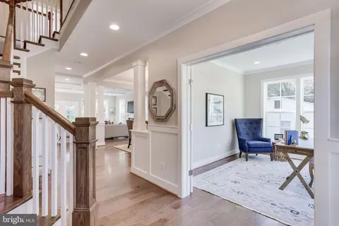 1102 Ware St SW, Vienna, VA 22180 photo 6