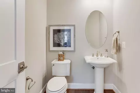 1102 Ware St SW, Vienna, VA 22180 photo 34