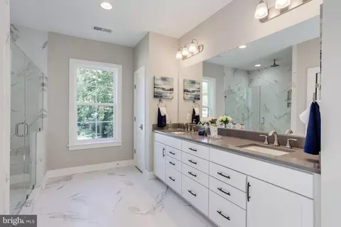 1102 Ware St SW, Vienna, VA 22180 photo 45