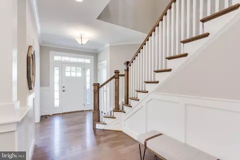 1102 Ware St SW, Vienna, VA 22180 photo 3