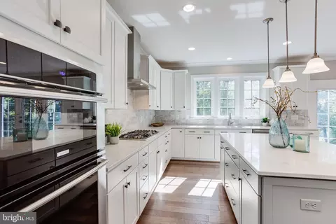 1102 Ware St SW, Vienna, VA 22180 photo 31