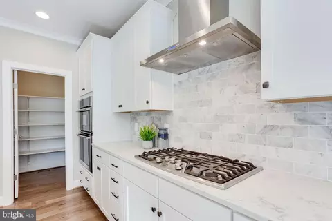 1102 Ware St SW, Vienna, VA 22180 photo 33