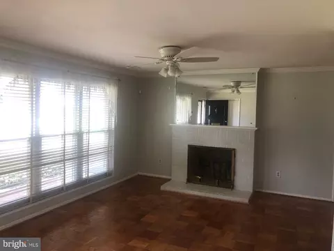 7301 Layton Dr, Springfield, VA 22150 photo 5