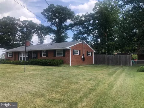 7301 Layton Dr, Springfield, VA 22150 photo 3