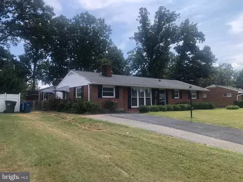 7301 Layton Dr, Springfield, VA 22150 photo 2