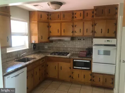 7301 Layton Dr, Springfield, VA 22150 photo 7