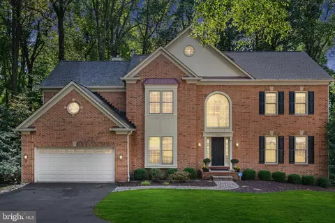 11702 Saddle Crescent Cir, Oakton, VA 22124