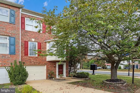 6310 Pine Stand Ln, Alexandria, VA 22312