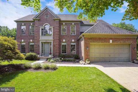 8304 Greentree Manor Ln, Fairfax Station, VA 22039