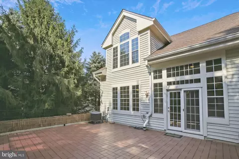 7027 Haycock Rd #507/G, Falls Church, VA 22043