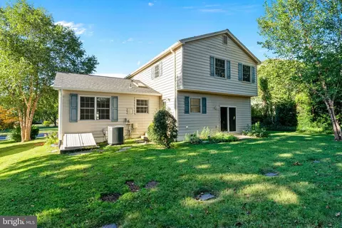 7932 Saint Dennis Dr, Springfield, VA 22153 photo 31
