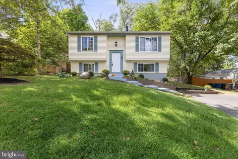 15246 Louis Mill Dr, Chantilly, VA 20151