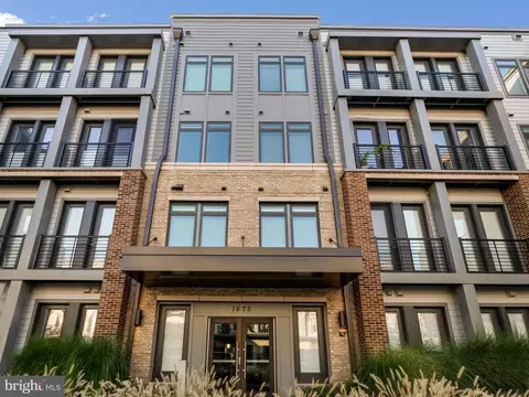 1675 Bandit Loop #308B, Reston, VA 20190 photo 2