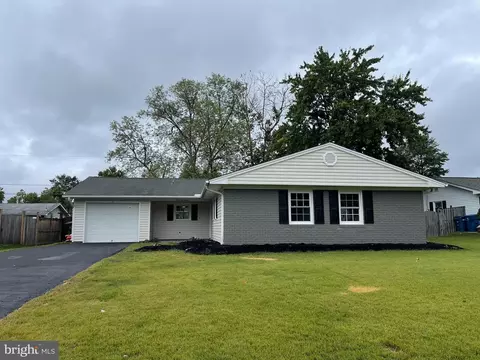 4120 Meadow Hill Ln, Fairfax, VA 22033