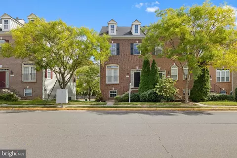4583 Derring Ln, Fairfax, VA 22030
