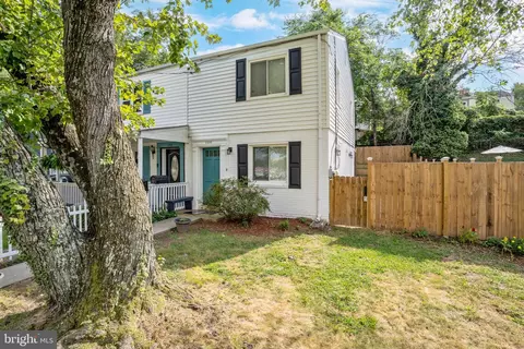 2335 Glendale Ter, Alexandria, VA 22303