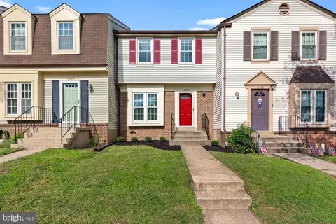 14302 Watery Mountain Ct, Centreville, VA 20120