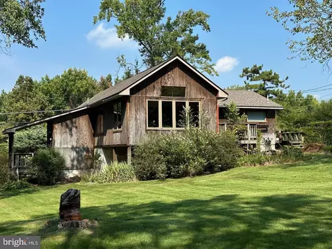 7601 Beulah St, Alexandria, VA 22315