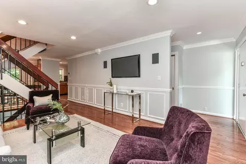 2194 Cartwright Pl, Reston, VA 20191 photo 3