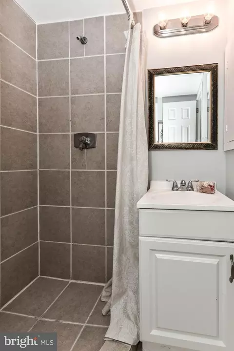 2194 Cartwright Pl, Reston, VA 20191 photo 32