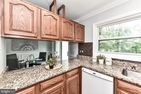 2194 Cartwright Pl, Reston, VA 20191 photo 14