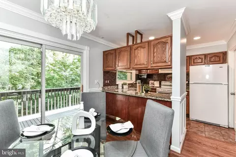 2194 Cartwright Pl, Reston, VA 20191 photo 10