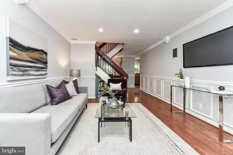 2194 Cartwright Pl, Reston, VA 20191 photo 5