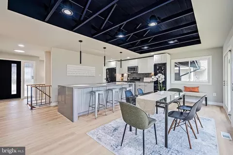 4405 San Carlos Dr, Fairfax, VA 22030