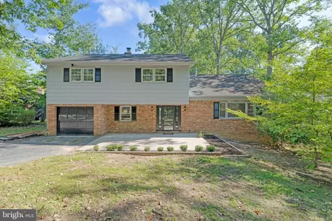 12117 Stirrup Rd, Reston, VA 20191