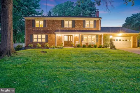 7804 Falstaff Rd, Mclean, VA 22102 photo 2