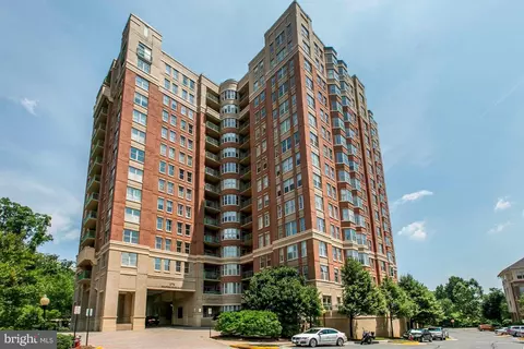 11776 Stratford House Pl #1409, Reston, VA 20190