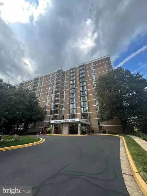 2300 Pimmit Dr #1018, Falls Church, VA 22043