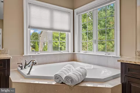9300 Castle Hill Rd, Springfield, VA 22153 photo 37