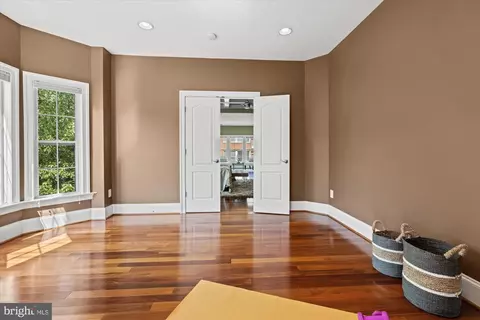9300 Castle Hill Rd, Springfield, VA 22153 photo 33