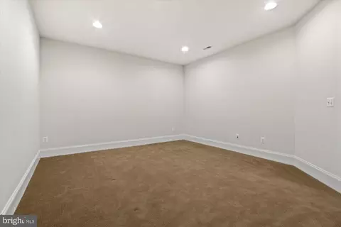 9300 Castle Hill Rd, Springfield, VA 22153 photo 55