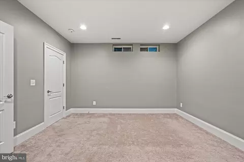 9300 Castle Hill Rd, Springfield, VA 22153 photo 52