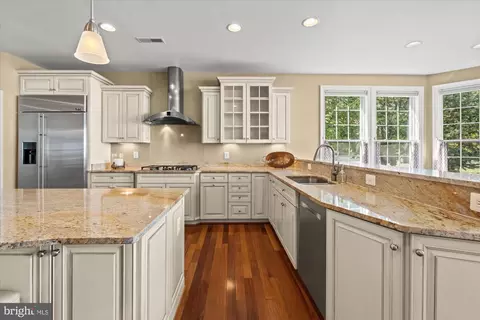 9300 Castle Hill Rd, Springfield, VA 22153 photo 15