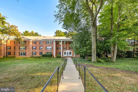 7640 Provincial Dr #215, Mclean, VA 22102 photo 2