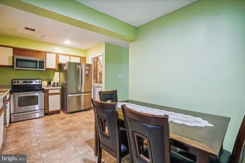 2280 White Cornus Ln, Reston, VA 20191 photo 10