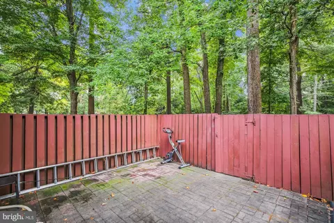 2280 White Cornus Ln, Reston, VA 20191 photo 7