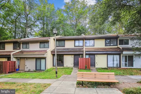 2280 White Cornus Ln, Reston, VA 20191