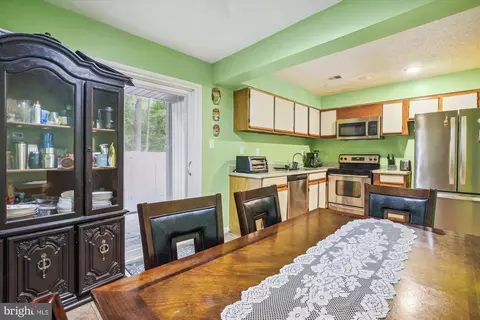 2280 White Cornus Ln, Reston, VA 20191 photo 11
