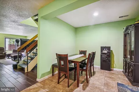 2280 White Cornus Ln, Reston, VA 20191 photo 8